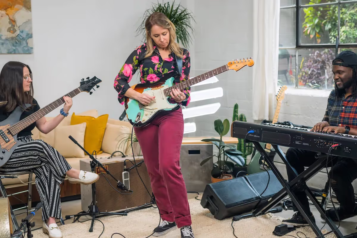 7 Secrets for Writing a Guitar Solo That Wows Your Audience